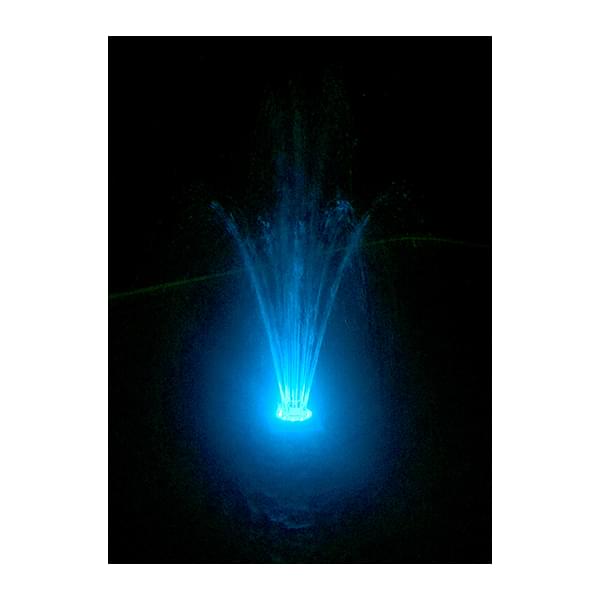 Fontaine de piscine illuminée