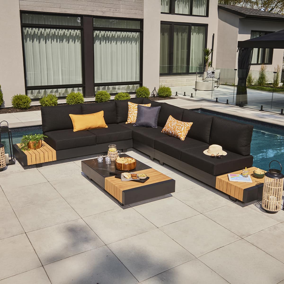 Logan Outdoor Sectional | Artovi | Club Piscine