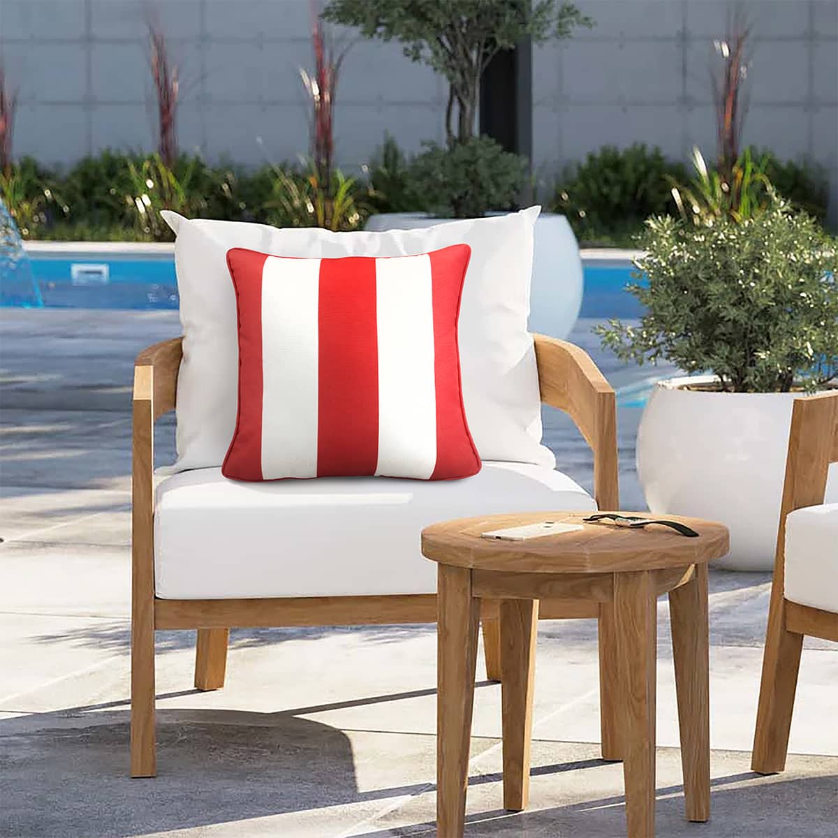 Coussin extérieur 18 x 18 po - Rouge salsa rayé