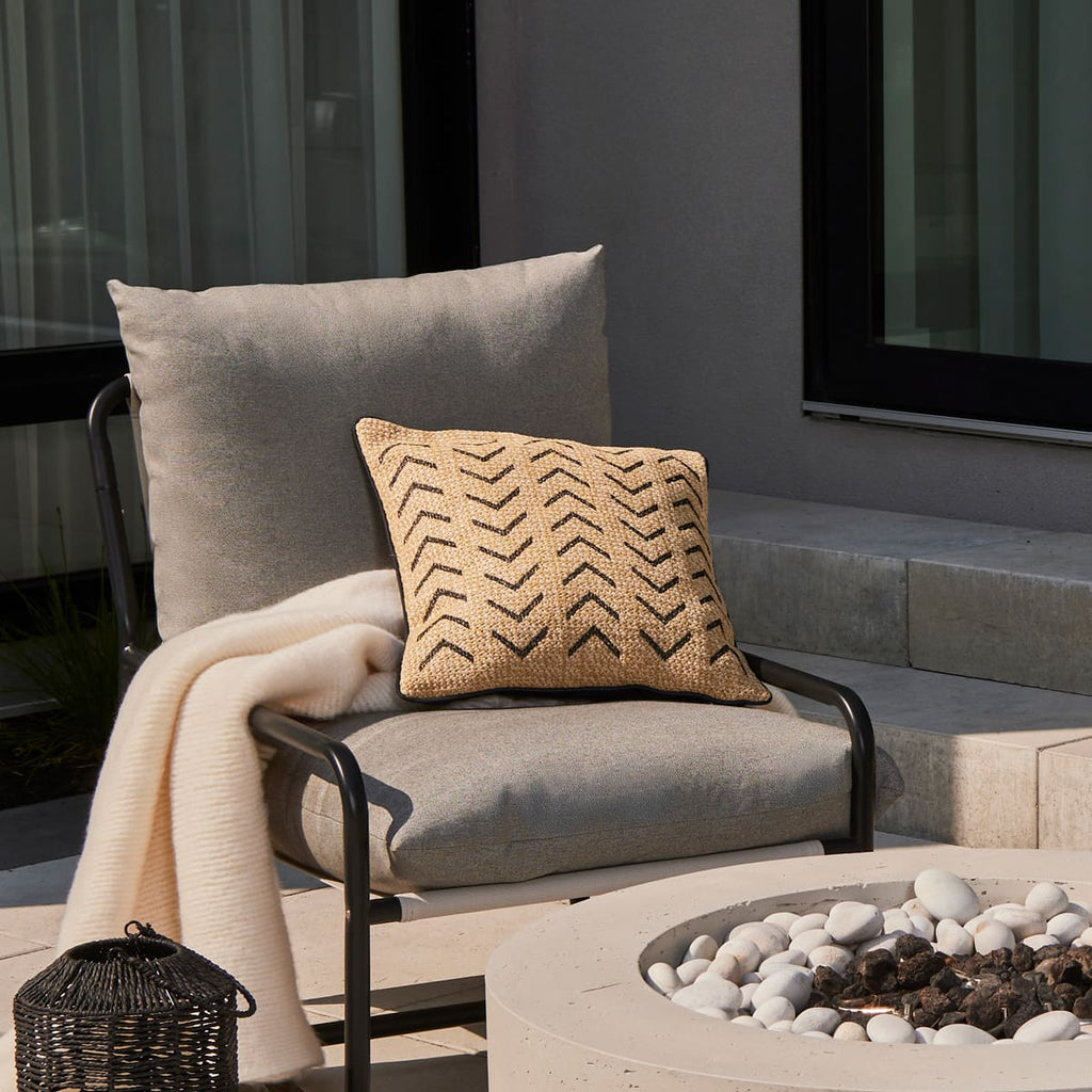 Coussin extérieur 18 x 18 po - Raffia Brodé Noir
