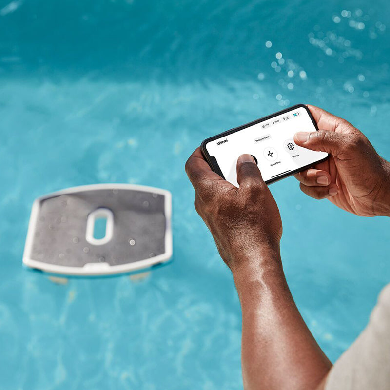 Robot nettoyeur de surface solaire Dolphin Skimmi