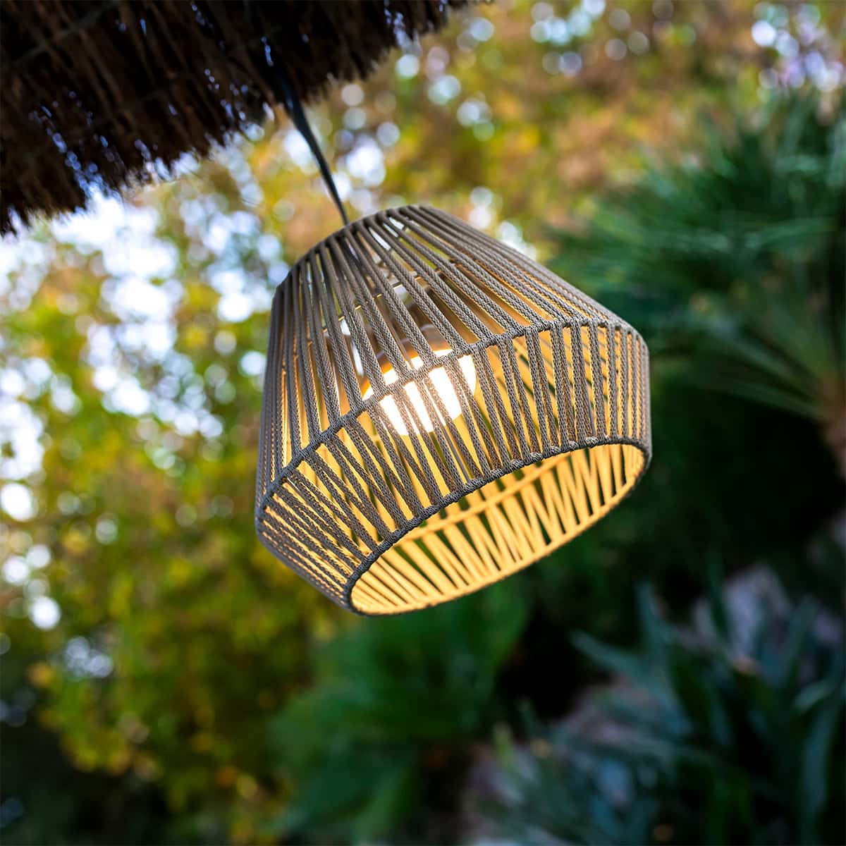 Luminaire extérieur suspendu Conta