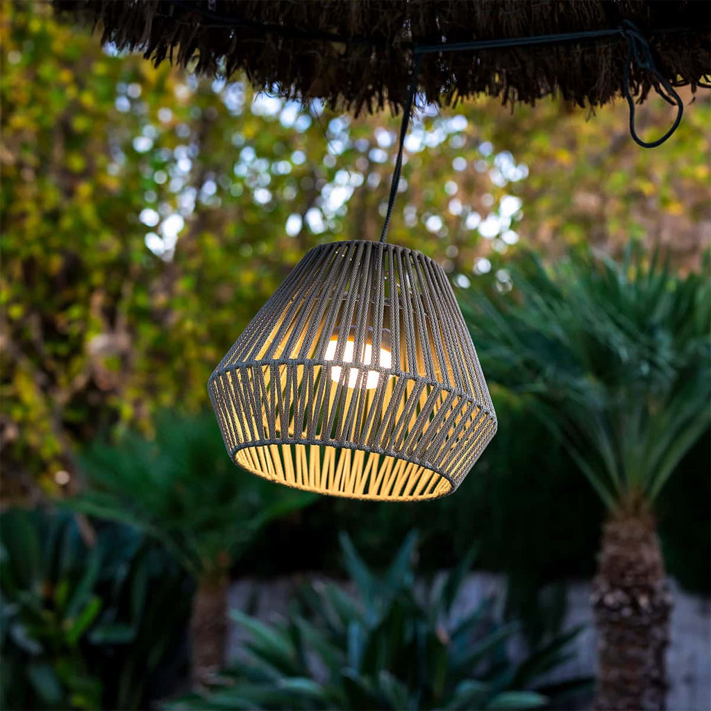 Luminaire extérieur suspendu Conta
