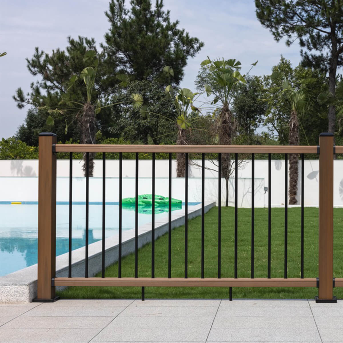 Rampe de balcon en composite et aluminimum - Teck