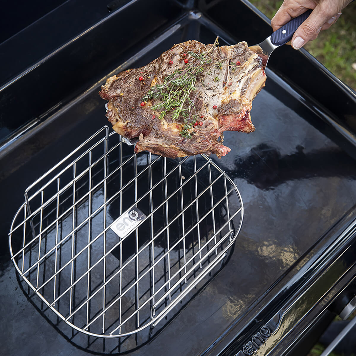 Wide, Angled Spatula for Plancha