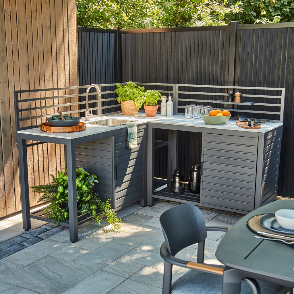 Outdoor Kitchen Module in Aluminum with Sink