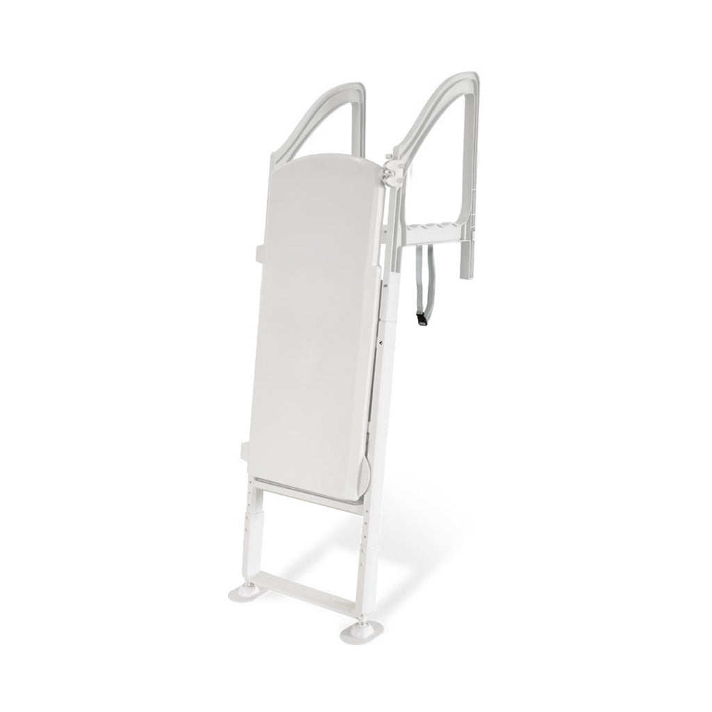 Échelle de piscine avec attaches par courroies