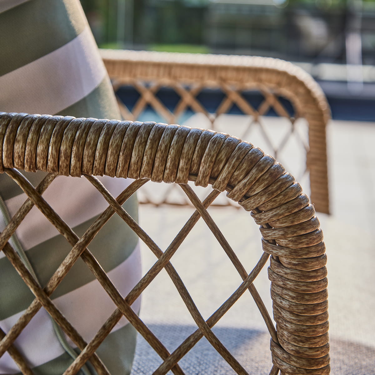 Iris Outdoor Conversation Set
