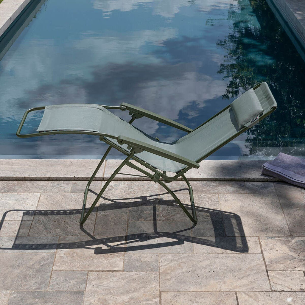 R-Clip Recliner Chair