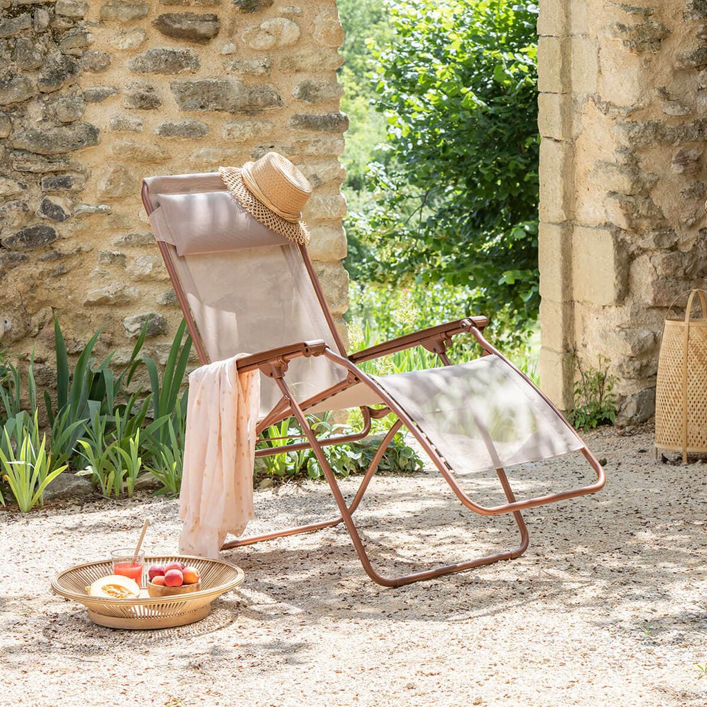 R-Clip Recliner Chair