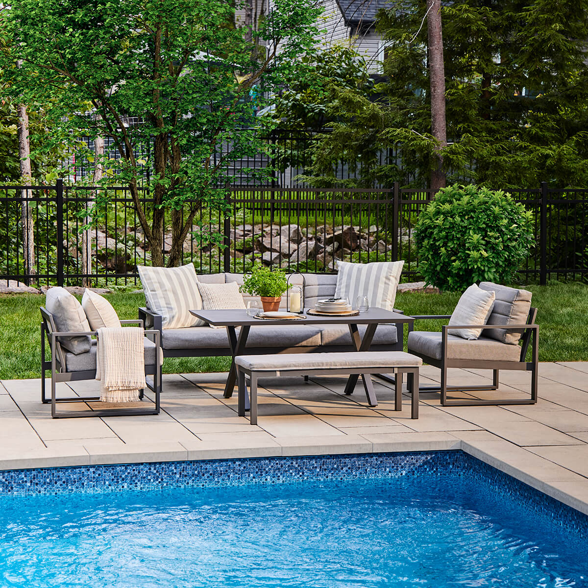 Noah Outdoor Conversation Set